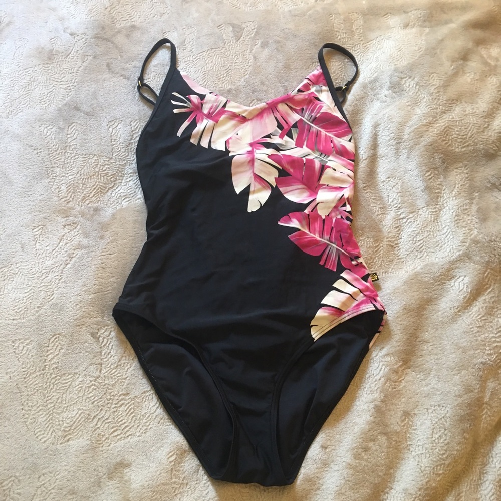 La Vie en Rose (Aquarose) black pink floral one piece cross printed back Size M
